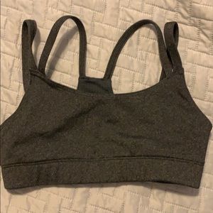 Oiselle sports bra size 4